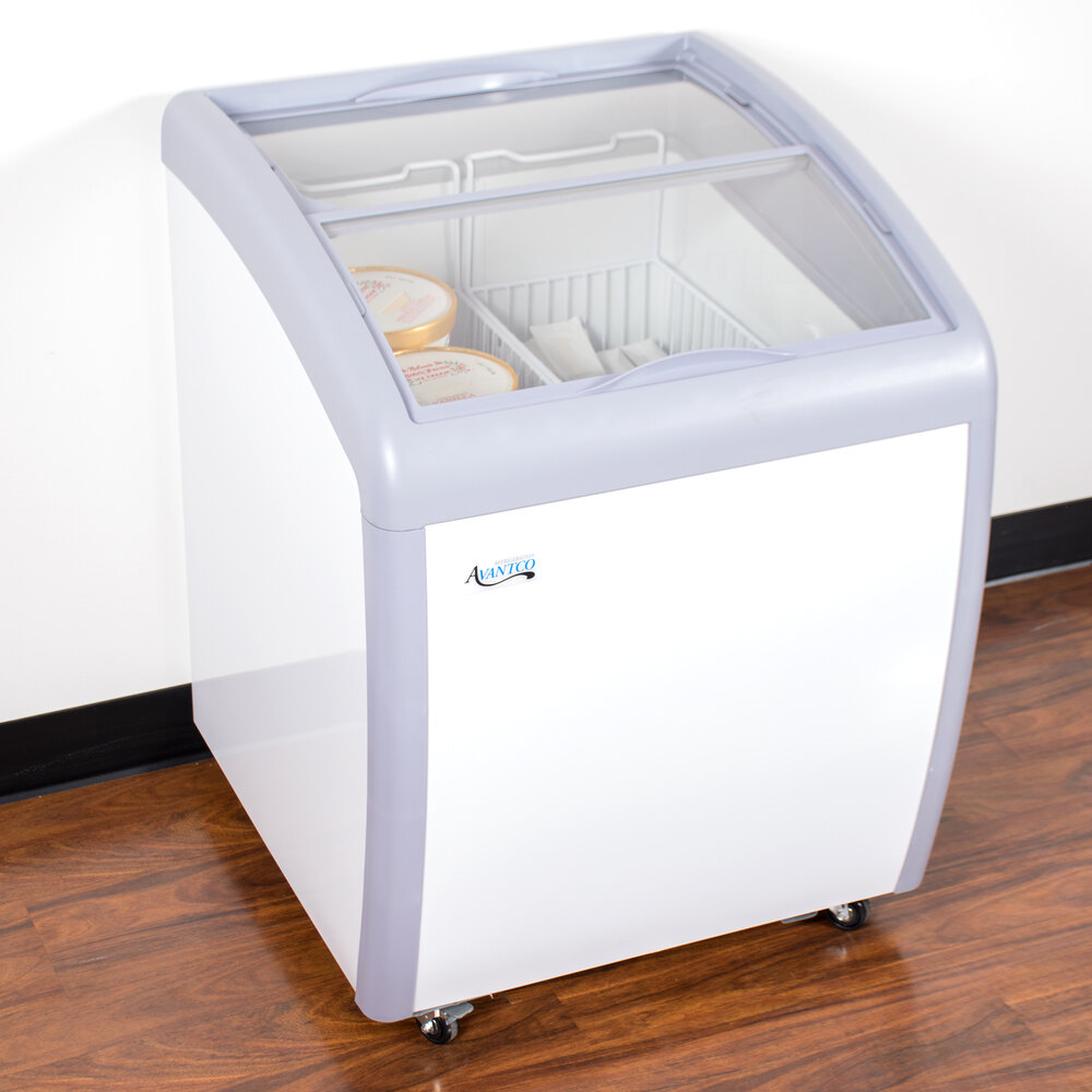 Avantco ICFC6 Curved Lid Display Freezer 5.7 cu. ft.