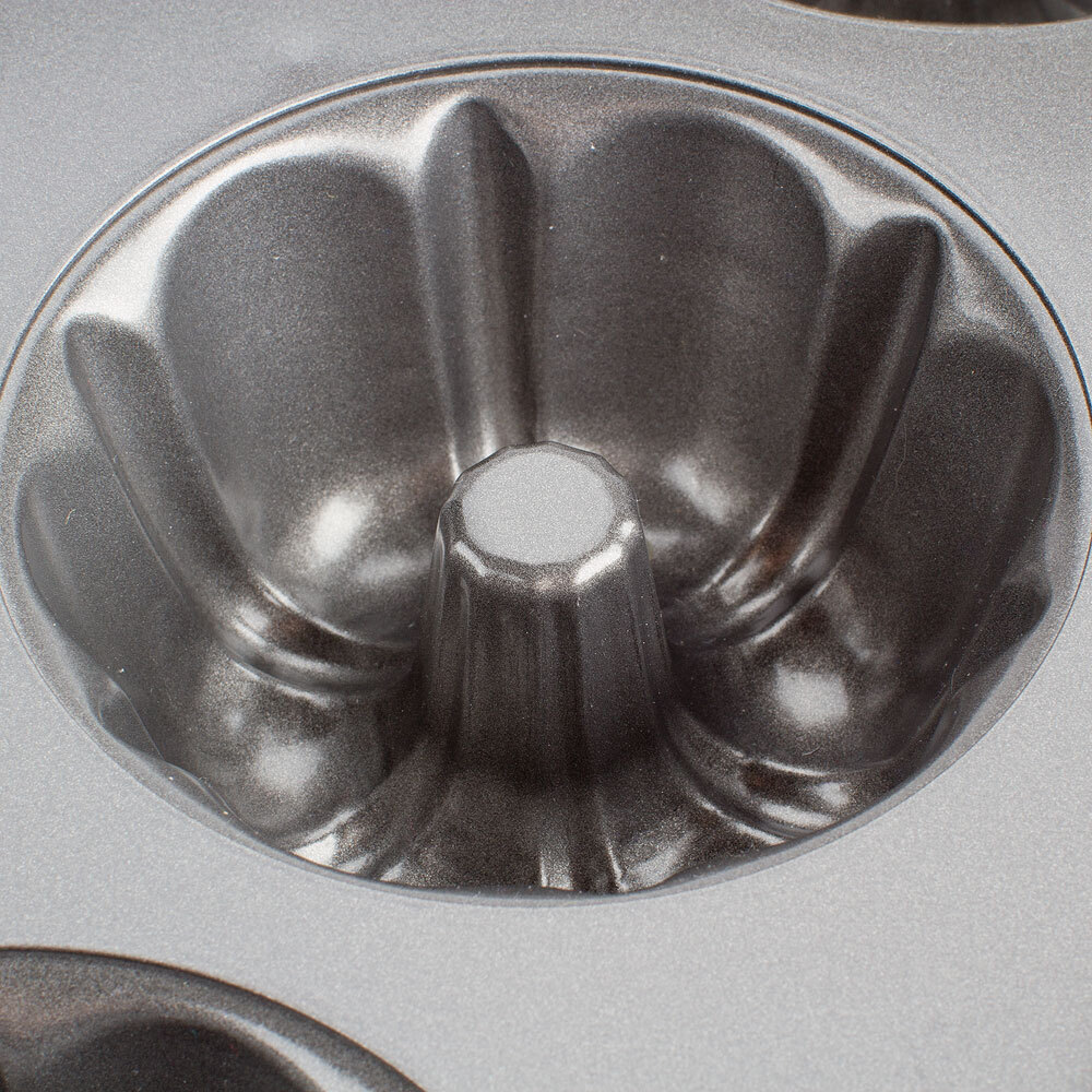Wilton 2105445 NonStick 6 Mold Fluted Mini Bundt Cake Pan 8 oz.