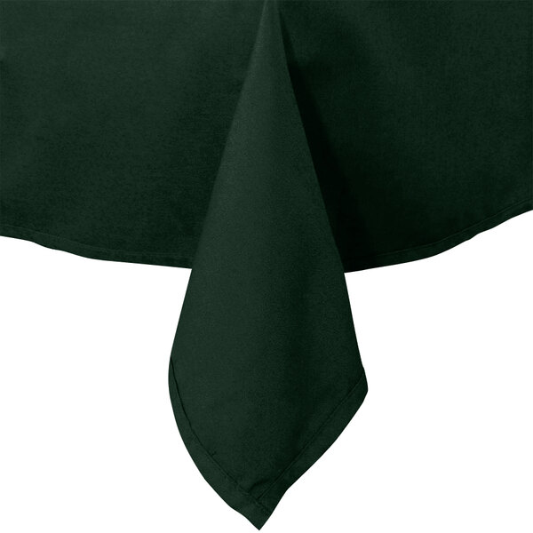 A hunter green Intedge square table cover on a table.