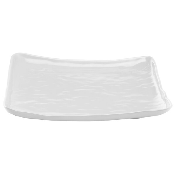 A white square Elite Global Solutions Tuscany melamine plate with a wavy edge.