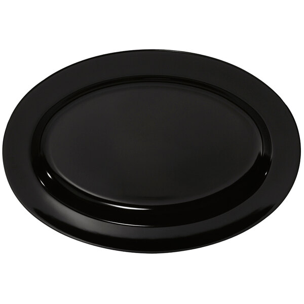 A black oval GET Milano platter with a black rim.