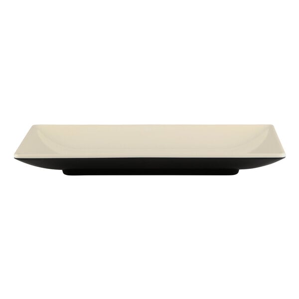 A white rectangular plate with a black border.