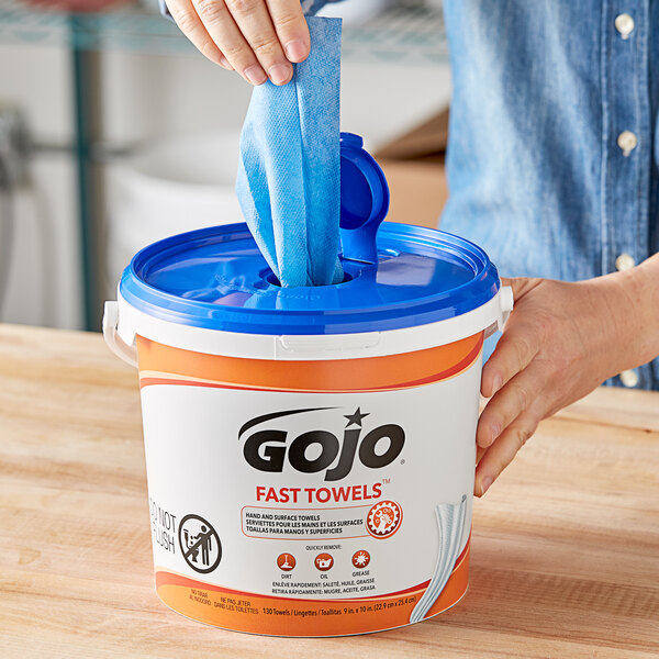 GOJO® 6298-04 Fast Towels Hand Cleaning Wipes 130 Count Bucket - 4/Case