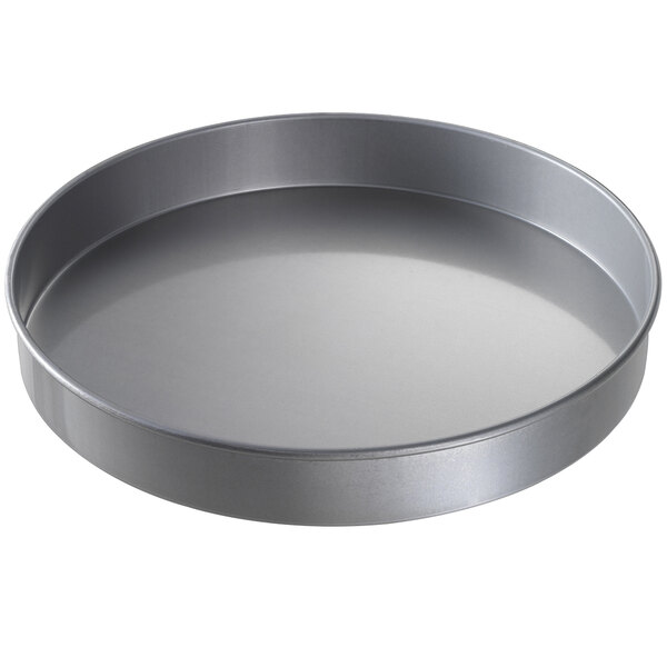 A Chicago Metallic aluminized steel round cake pan with a round surface.