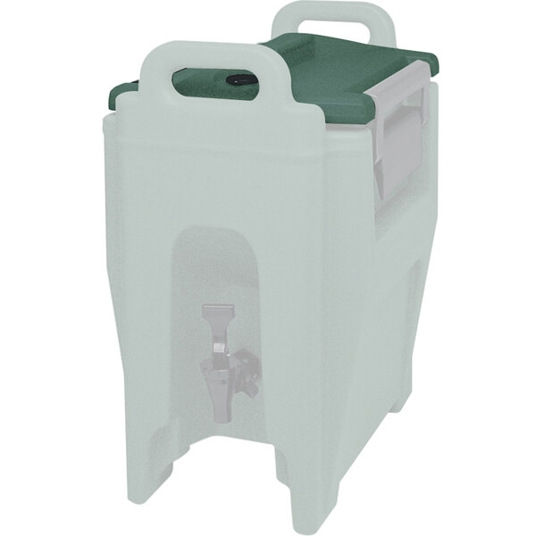 A granite green plastic Cambro Camtainer lid on a white container.