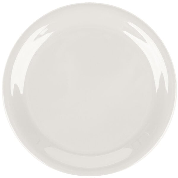 A white Carlisle melamine pie plate with a white rim.