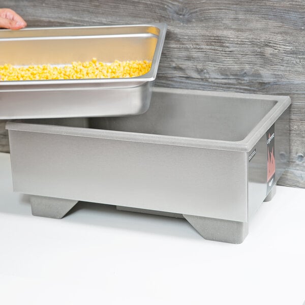 A Vollrath countertop rethermalizer with corn inside.