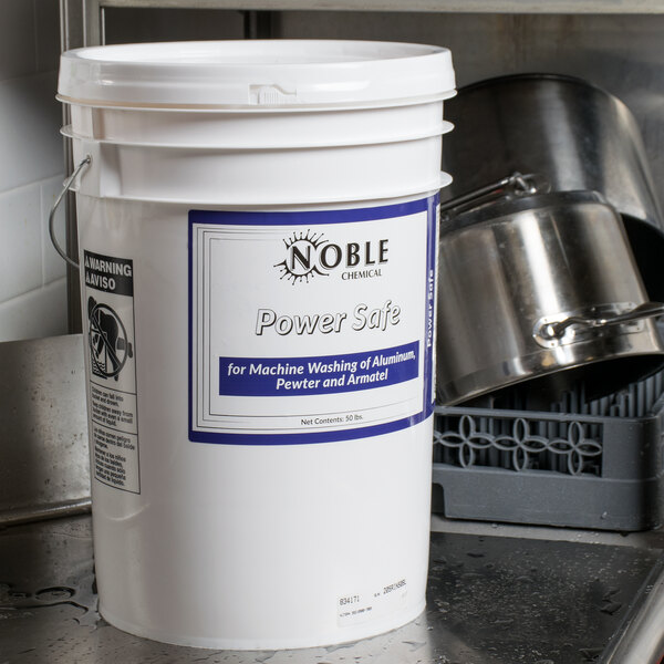 Noble Chemical 50 lb. / 800 oz. Power Metal Safe Concentrated Detergent