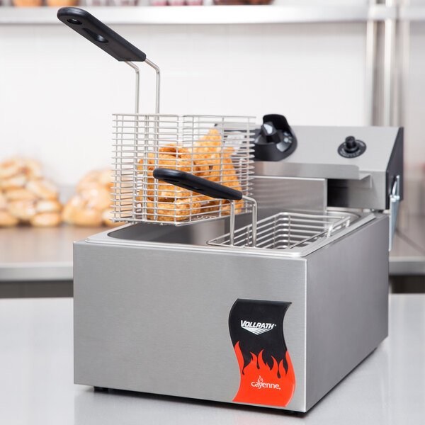 Vollrath 40705 10 lb. Commercial Countertop Deep Fryer 120V