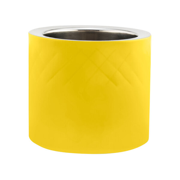 A yellow cylinder with a silver rim.