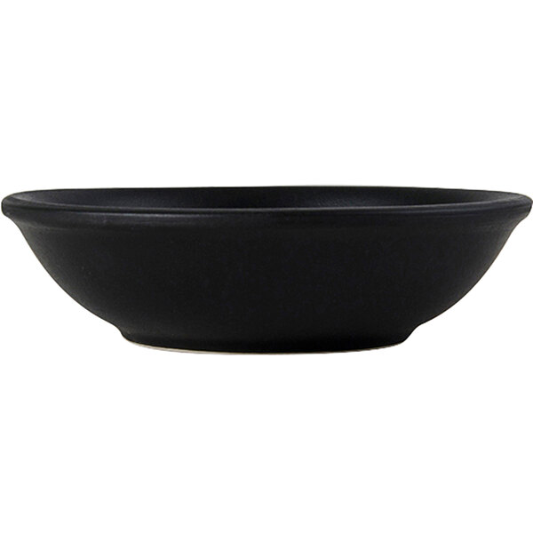 A Tuxton TuxTrendz Zion matte black china fruit bowl.