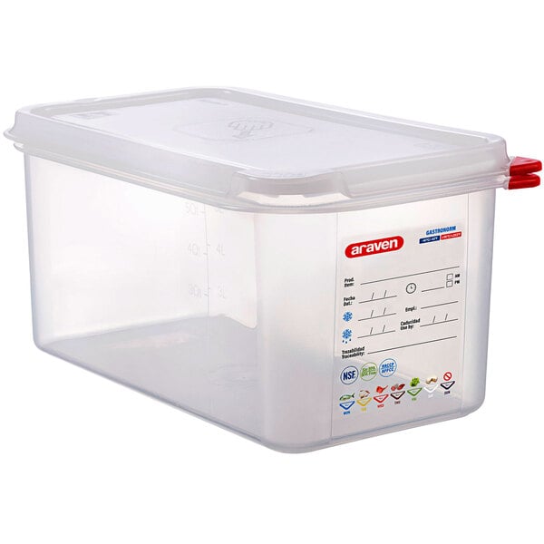 A clear plastic Araven food pan with an airtight lid.