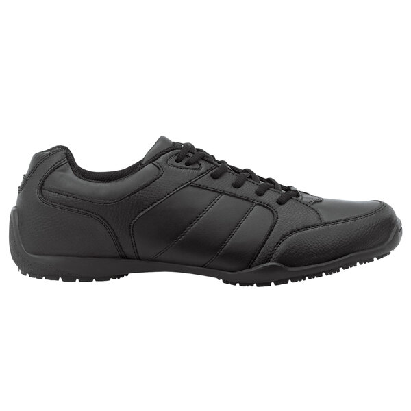 A black leather SR Max men's athletic shoe with laces and a rubber sole.
