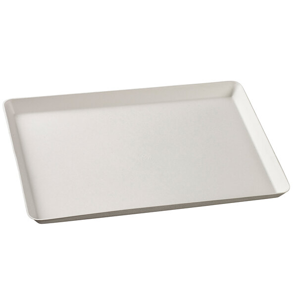 A white rectangular Solia sugarcane plate with white PLA lamination.