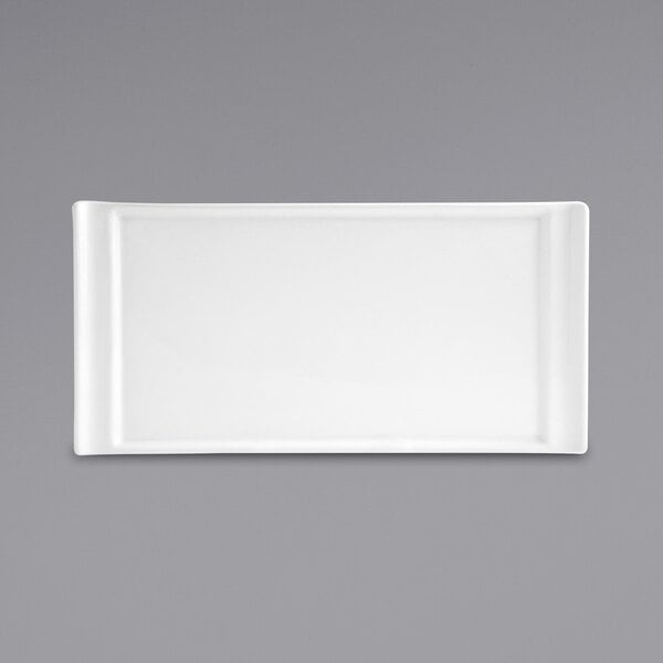 A white rectangular plate with a gray border.