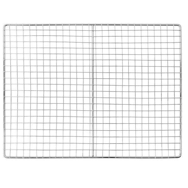 A close-up of a grid on a 11 3/8" x 14 5/8" fryer screen.