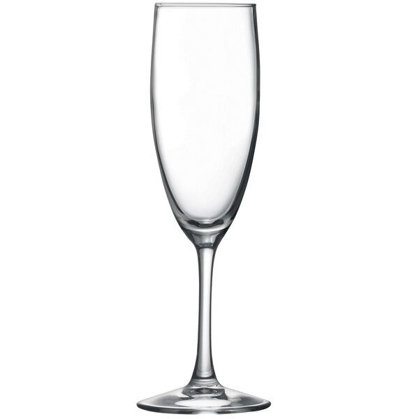 An Arcoroc clear wine flute with a stem.