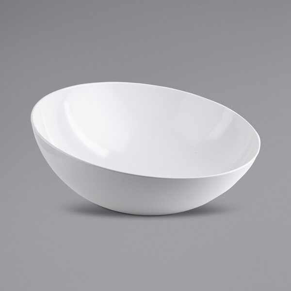 A white Tablecraft Sierra Grande melamine serving bowl.