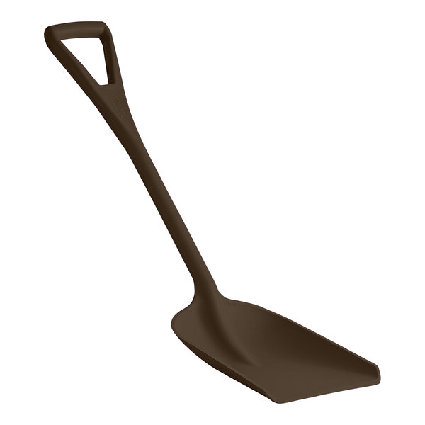 A brown Carlisle Sparta food service shovel with a handle.