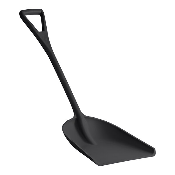 A Carlisle black food service shovel with a long handle.