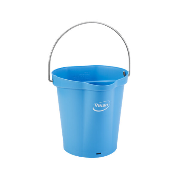 A blue Vikan bucket with a handle.