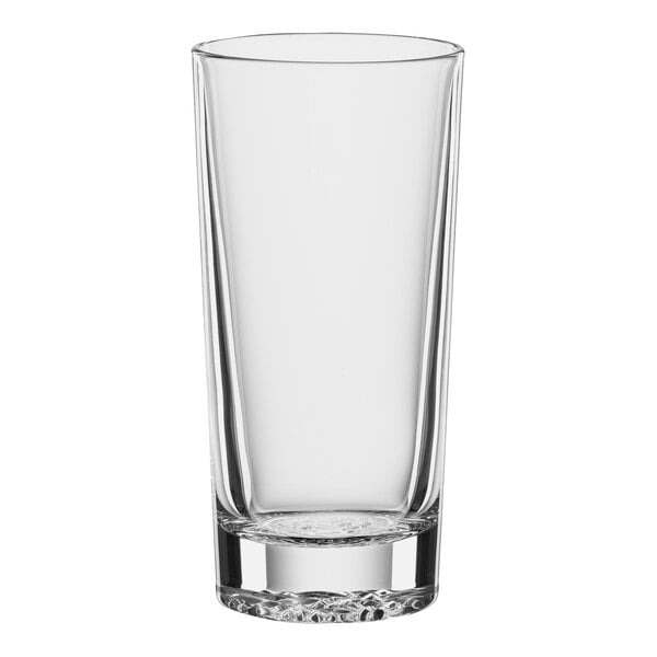 A clear Spiegelau long drink glass.