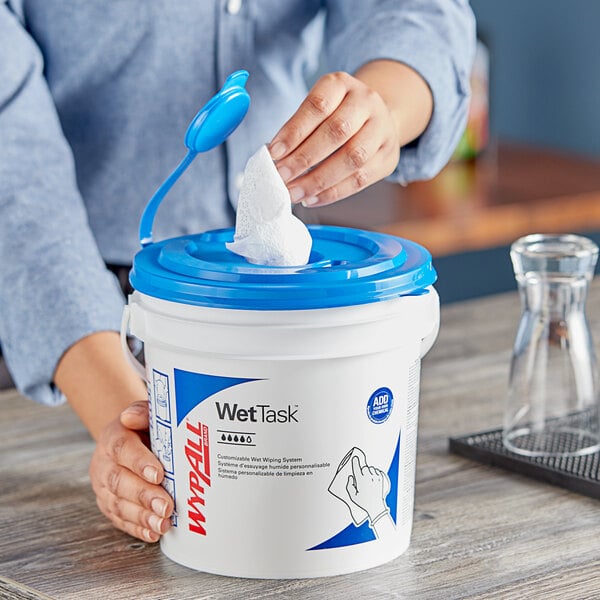 WypAll® CriticalClean WetTask 6" x 12" Wiper (6) 140 Count Rolls with 1 Bucket 06411