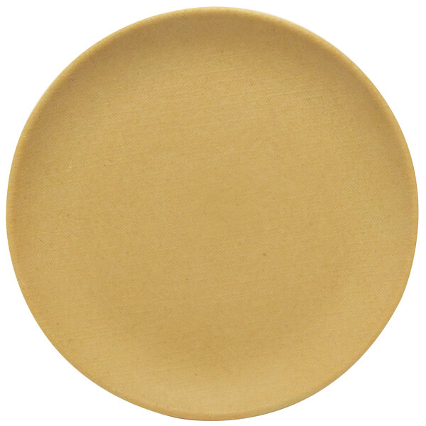 An Elite Global Solutions round plate with a rattan-colored rim.