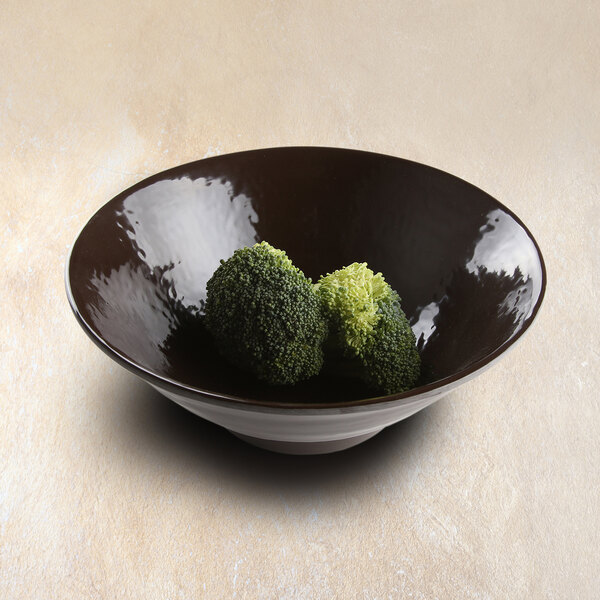 An Elite Global Solutions Pebble Creek aubergine melamine bowl filled with broccoli on a table.