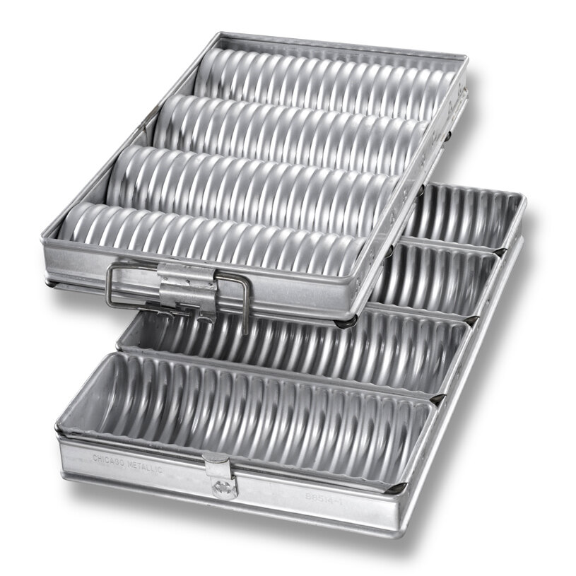 Chicago Metallic Glazed 48514 Crimped Round 4 Loaf Bread Pan Set