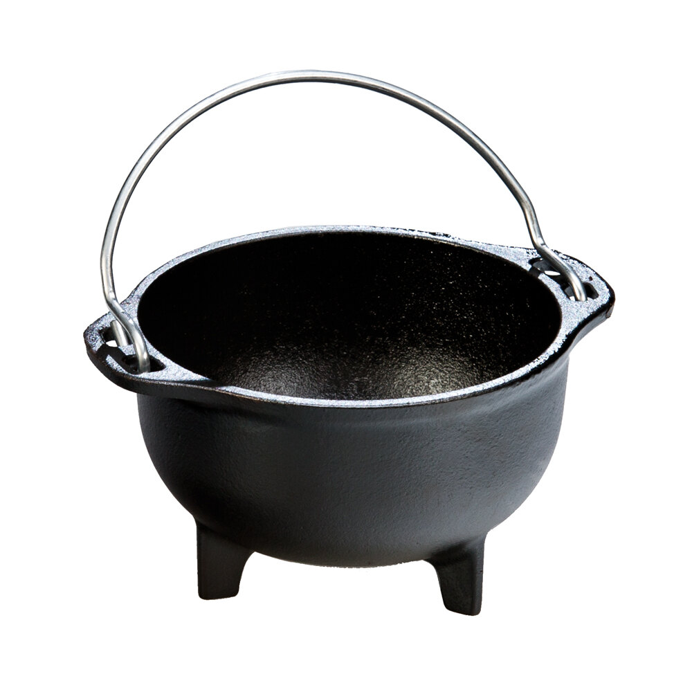 Lodge HCK PreSeasoned HeatTreated Cast Iron 16 oz. Country Kettle