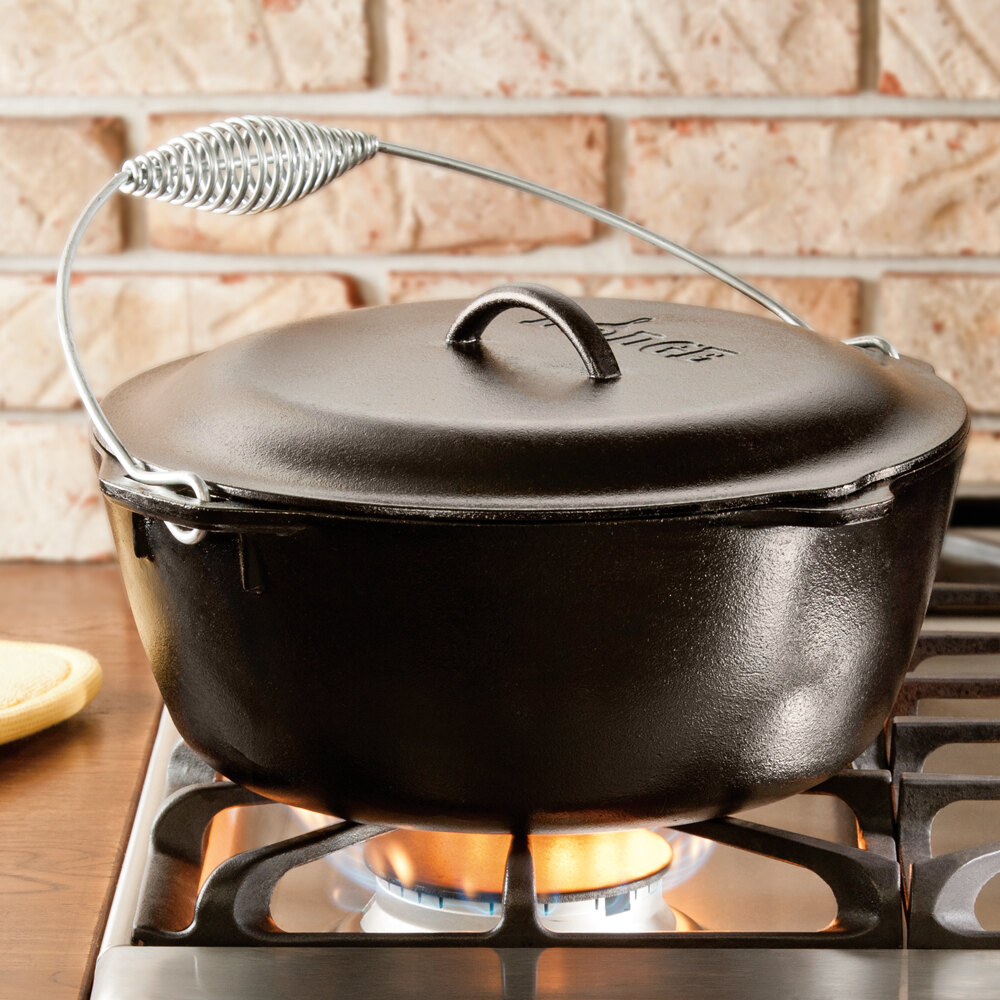 Lodge L10DO3 7 Qt. PreSeasoned Cast Iron Dutch Oven with Spiral Bail
