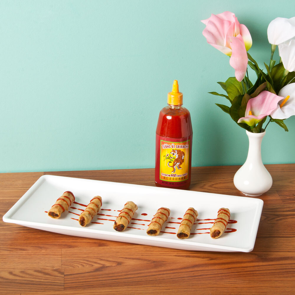 Sriracha Hot Chili Sauce 28 oz. Bottle