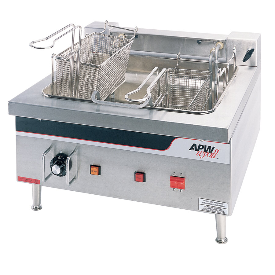 240 Volts APW Wyott EF30i 30 lb. Commercial Countertop Deep Fryer