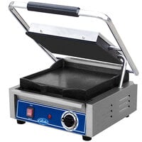Globe GSG10 Bistro Series Sandwich Grill with Smooth Plates - 10" x 10" Cooking Surface - 120V, 1800W