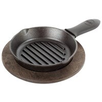 Lodge L3GP 6 1/2" Pre-Seasoned Cast Iron Grill Pan with Walnut Finish Wood Underliner and Black Silicone Handle Holder