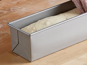 Baker's Mark 2 lb. Glazed Aluminized Steel Pullman Bread Loaf Pan - 16 x  4 x 4
