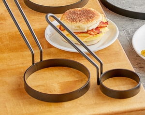 Egg Ring For Frying Eggs And English Muffin - Round Egg Shaper Mold With Anti-scald Handle - Stainless Steel Non-stick Egg Cooker Ring - 2 Pack (Oil Brush Included