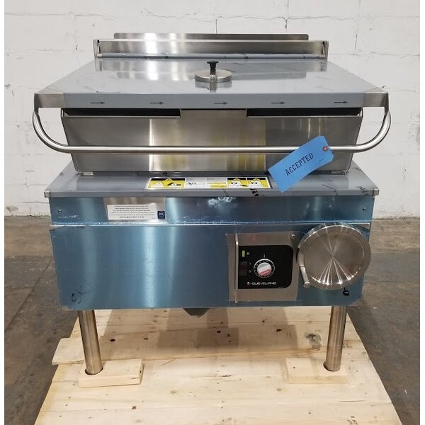 Scratch and Dent Cleveland SGL30TR Natural Gas 30 Gallon DuraPan Open Base Tilt Skillet