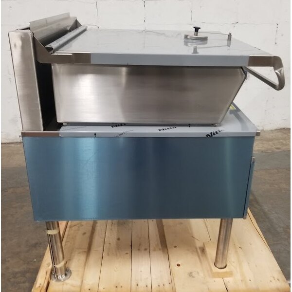 Scratch and Dent Cleveland SGL30TR Natural Gas 30 Gallon DuraPan Open