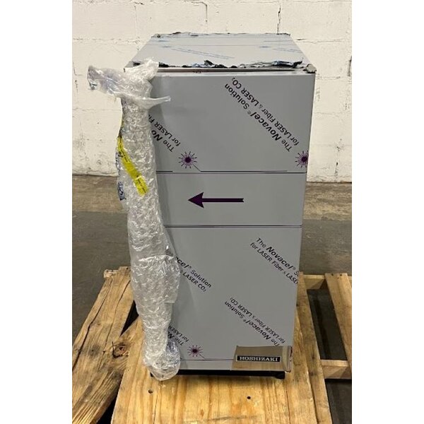 Scratch and Dent Hoshizaki AM50BAJ 14 7/8" Air Cooled Undercounter Top