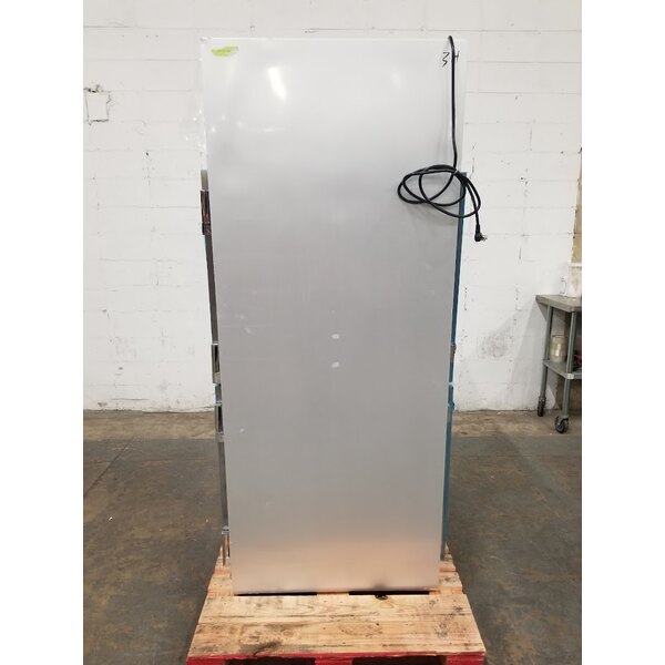 Scratch and Dent Traulsen G10002P 1 Section Solid Half Door Pass