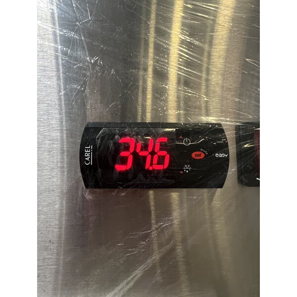 Scratch and Dent Avantco A49RHC 54" Solid Door ReachIn Refrigerator