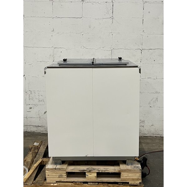 Scratch and Dent Excellence HFF4HC 31" Flip Lid Ice Cream Dipping