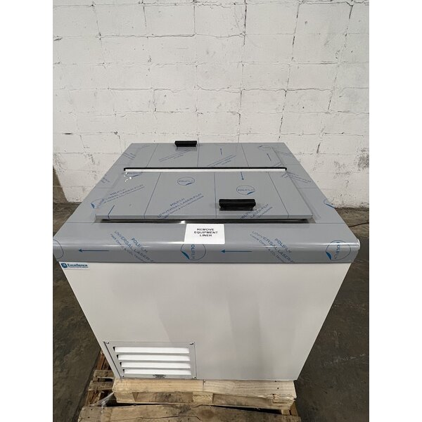 Scratch and Dent Excellence HFF4HC 31" Flip Lid Ice Cream Dipping