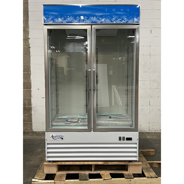 Scratch and Dent Avantco GDC40HC 48" White Swing Glass Door