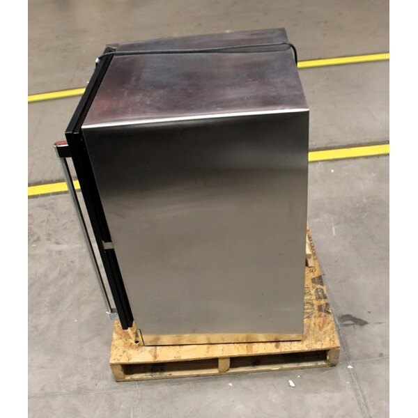 Scratch and Dent Perlick HC24RSBSSTK 24" Black Single Door