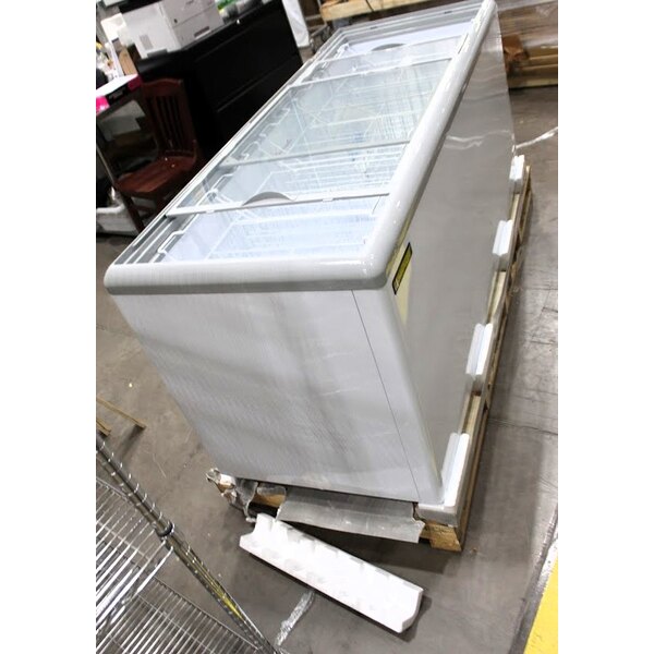 Scratch and Dent MasterBilt MSF71AN 71" Flat Top Display Freezer