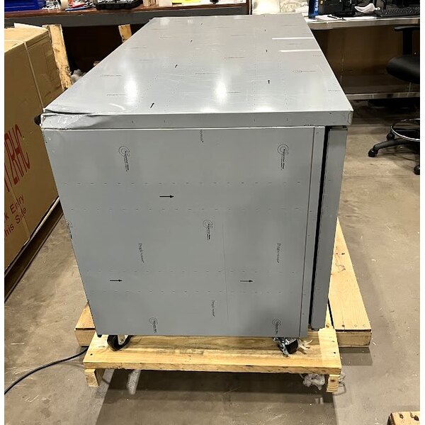 Scratch and Dent Traulsen Centerline CLUC60RSDLR 60 1/4" Compact