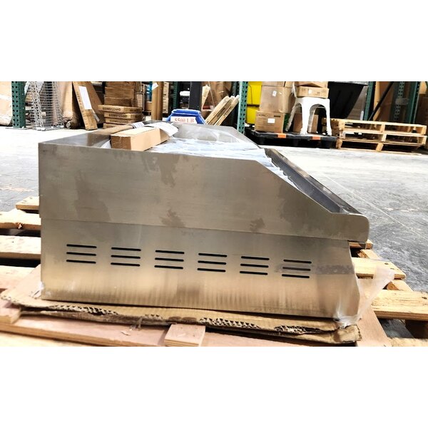 Scratch and Dent Avantco EG36N 36" Electric Countertop Griddle 208